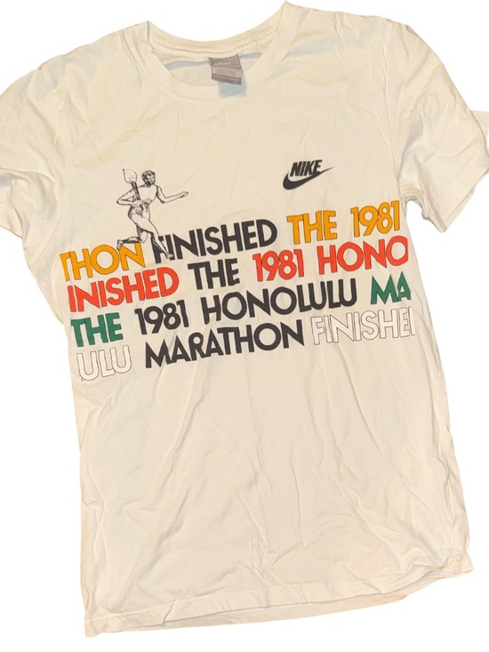 Nike Tops - Nike Vintage White Crewneck Honolulu Marathon Tee Shirt